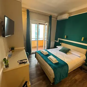 https://le-petit-bijou.it-romehotels.com